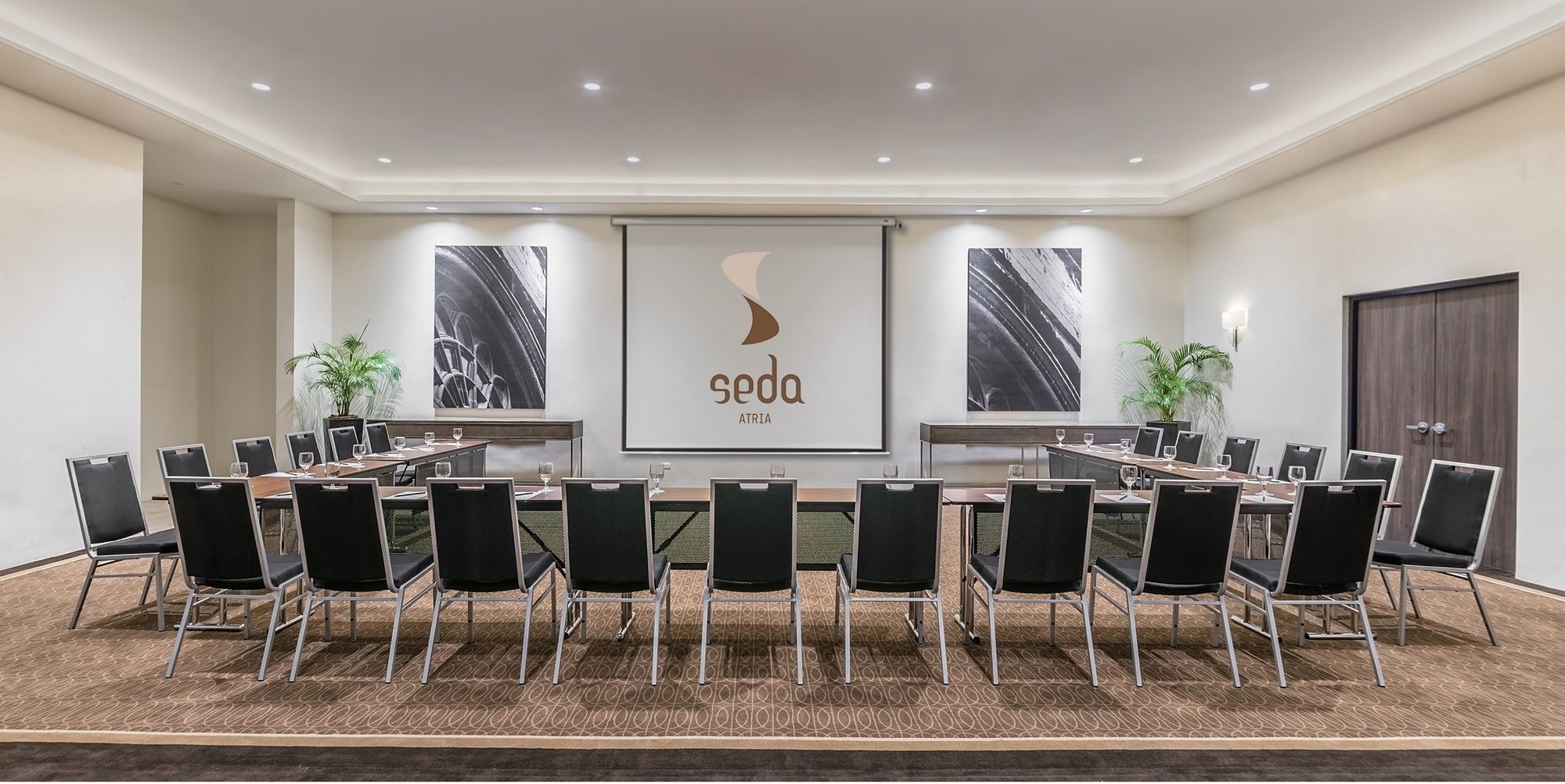 Seda Atria Hotel Илойло Сити Екстериор снимка